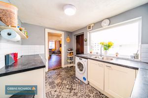 Kitchen- click for photo gallery